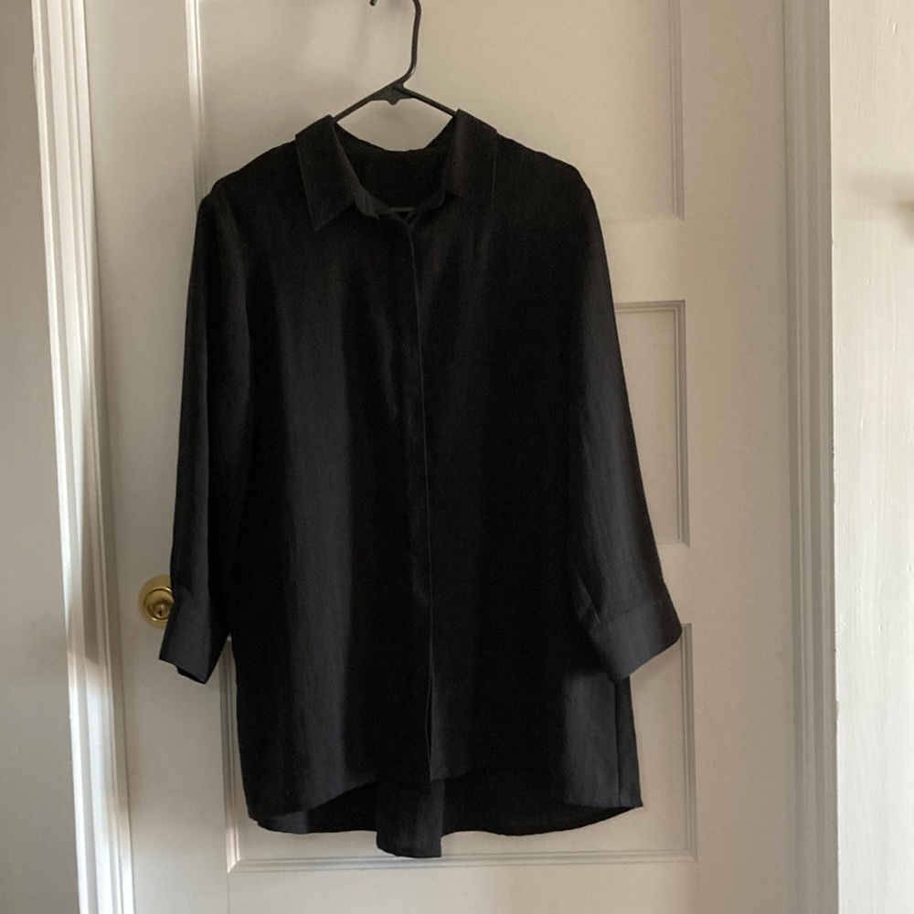 Black Linen Button-Up Shirt - Classic Collared Tunic